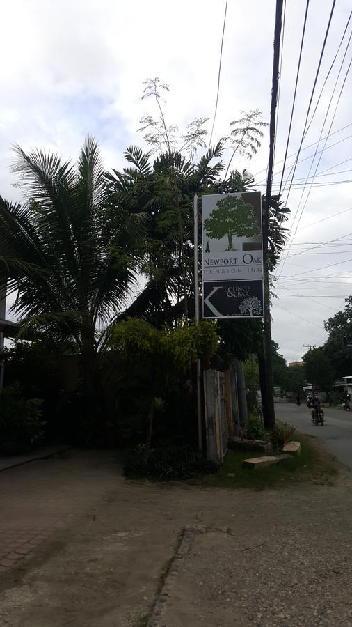 Newport Oak Pension Inn Tagbilaran-stad Buitenkant foto