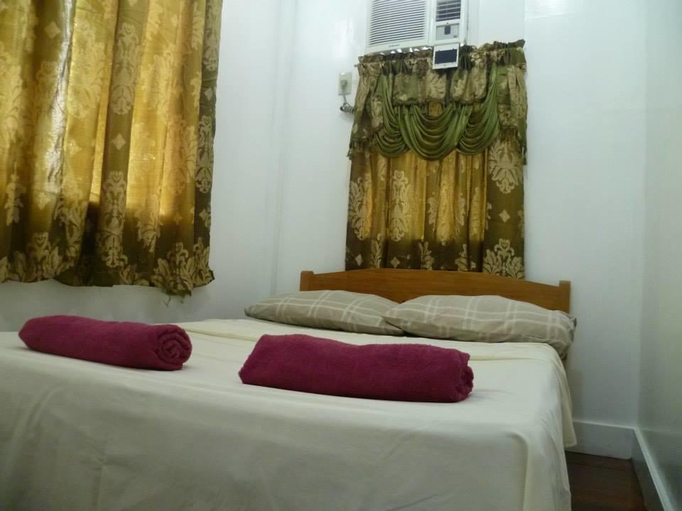 Newport Oak Pension Inn Tagbilaran-stad Buitenkant foto