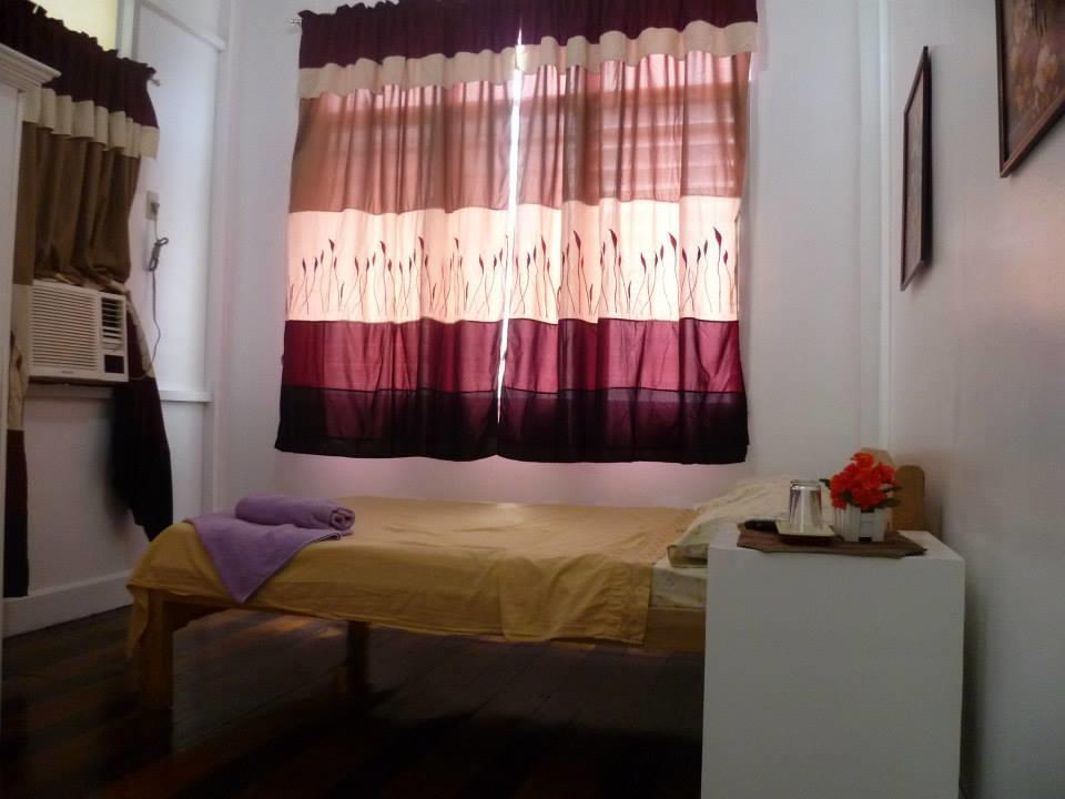 Newport Oak Pension Inn Tagbilaran-stad Buitenkant foto