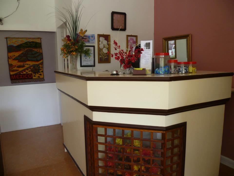 Newport Oak Pension Inn Tagbilaran-stad Buitenkant foto