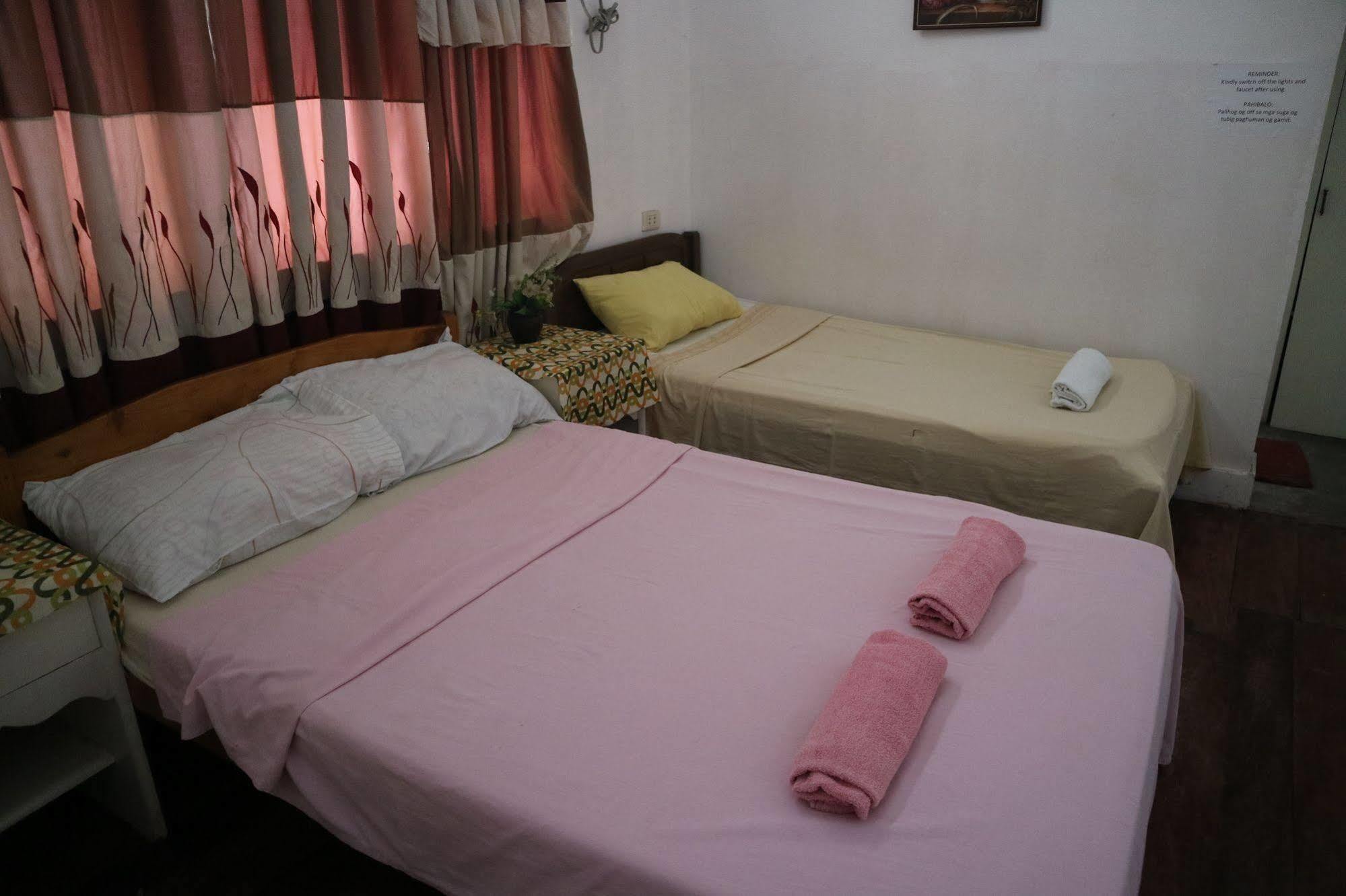 Newport Oak Pension Inn Tagbilaran-stad Buitenkant foto