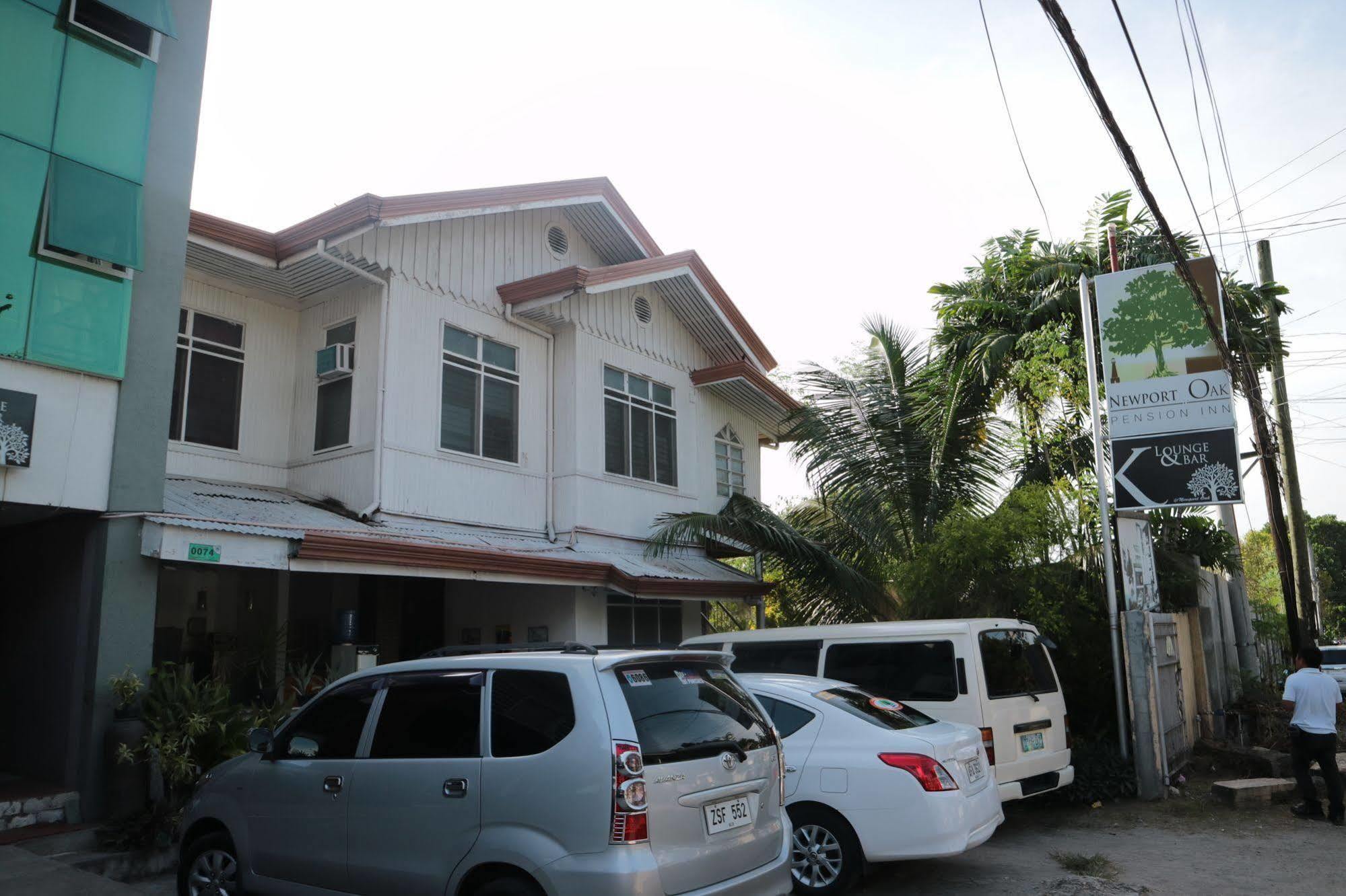 Newport Oak Pension Inn Tagbilaran-stad Buitenkant foto